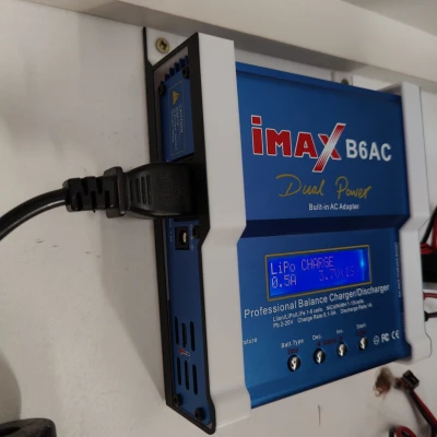 Giá Treo Tường Cho Sạc IMAX B6AC