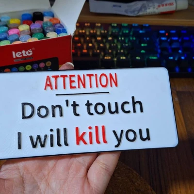 Biển Báo "Cấm Sờ"