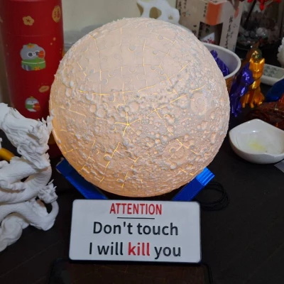 Biển Báo "Cấm Sờ"