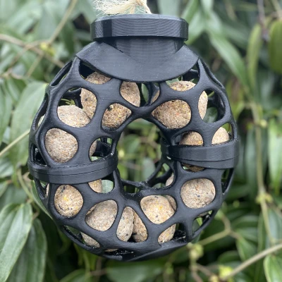 Dụng cụ cho chim ăn bánh suet