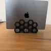 Giá đỡ Laptop Dọc Hình Tổ Ong cho Macbook Pro - Thumbnail 1