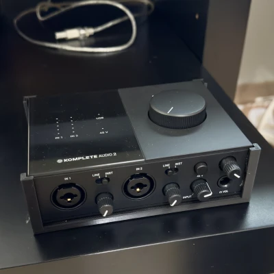 Giá Đỡ Komplete Audio 2