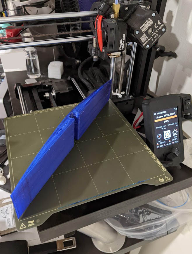 CHẶN CÁP SẠC TESLA CHO CỬA GARAGE (MẪU CŨ)