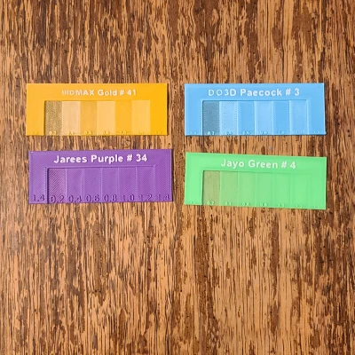 Que thử màu trong suốt và Hộp đèn