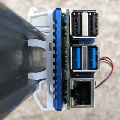 Vỏ ốp Raspberry Pi 4 có đế gắn DIN rail