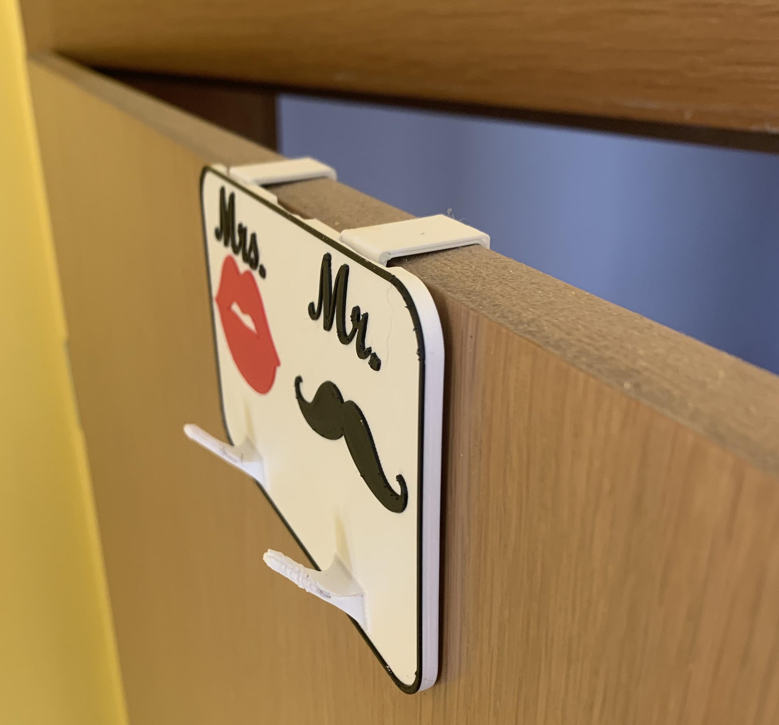 Móc Treo Cửa Cô Dâu Chú Rể (Mrs & Mr)