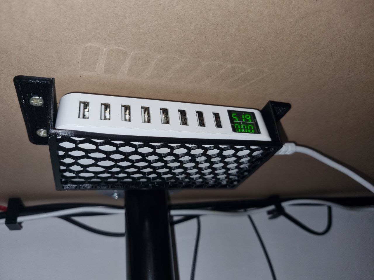 Giá đỡ dưới bàn cho sạc ILEPO nhiều cổng USB (8 cổng)