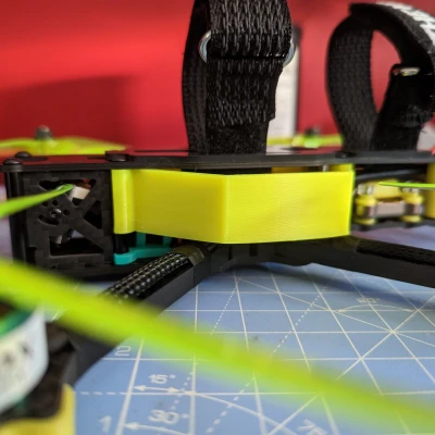 Tấm che hai bên clip TBS Source One V5