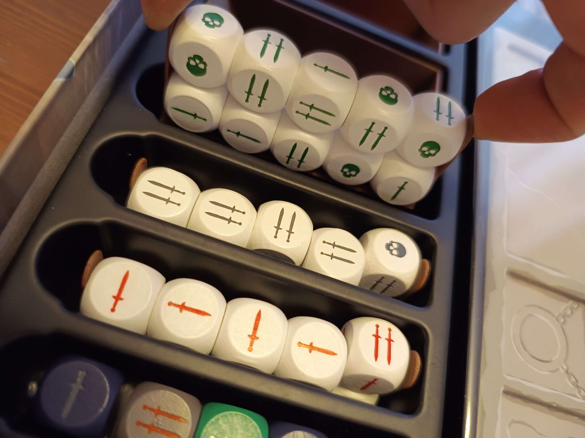 Karak 2 - Bộ lấy xúc xắc