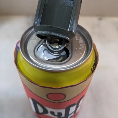 Dụng cụ mở bia, nước ngọt gắn kèm