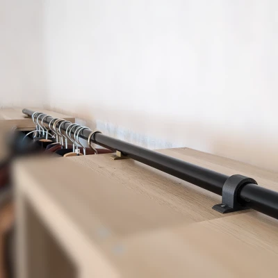 Kệ đỡ thanh treo quần áo