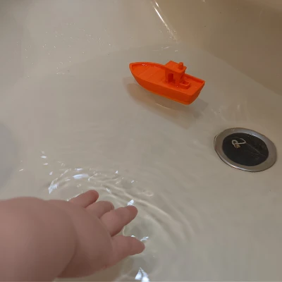 Thuyền Đồ Chơi Benchy Nicos Nổi!