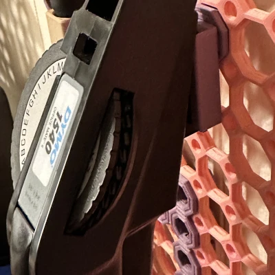 Kệ Đựng Máy In Nhãn Dymo 1540 Cho Multiboard