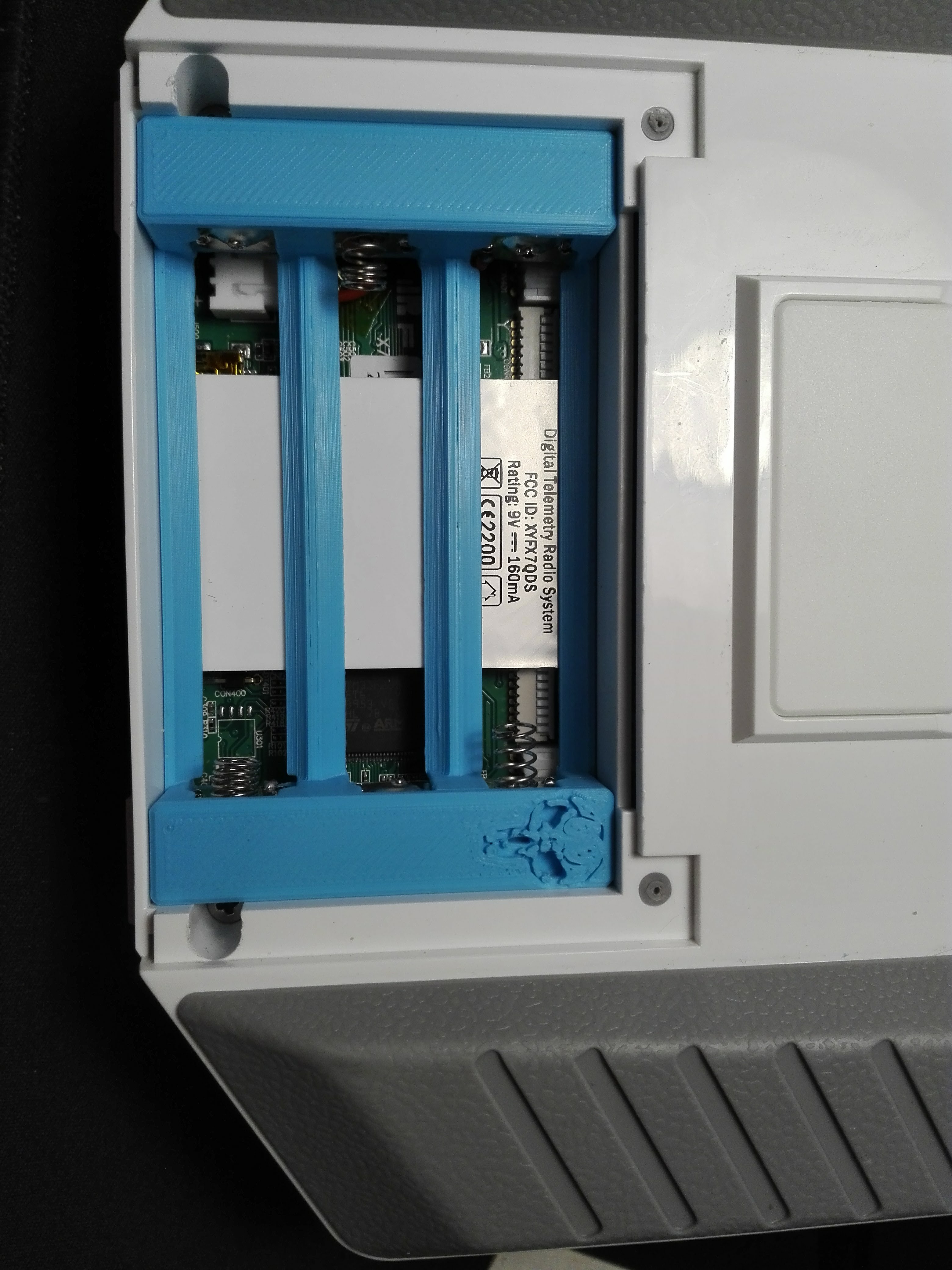 Vỏ pin 3x 18650 cho QX7 kèm miếng đệm pin zin