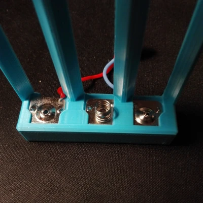 Vỏ pin 3x 18650 cho QX7 kèm miếng đệm pin zin