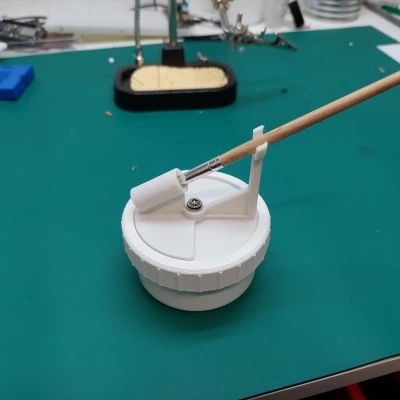 Nắp Hộp Dung Dịch Hàn Có Chỗ Cắm Cọ