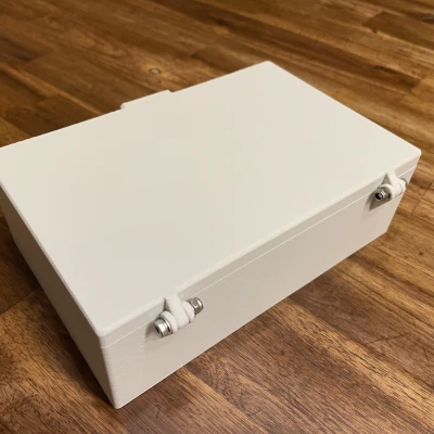 Hộp nhỏ có nắp / small storage box with lid