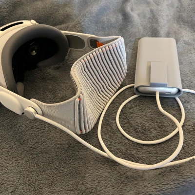 Dựng Pin Apple Vision Pro Theo Chiều Dọc