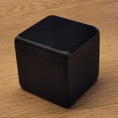 Hộp vuông có nắp bản lề