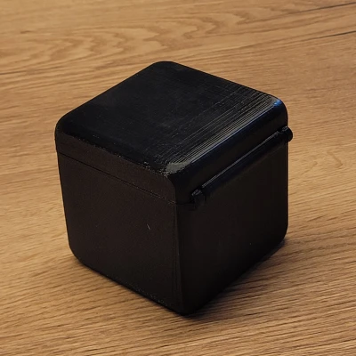 Hộp vuông có nắp bản lề