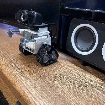 Mô hình WEB-E - Chế từ WALL-E cho Webcam