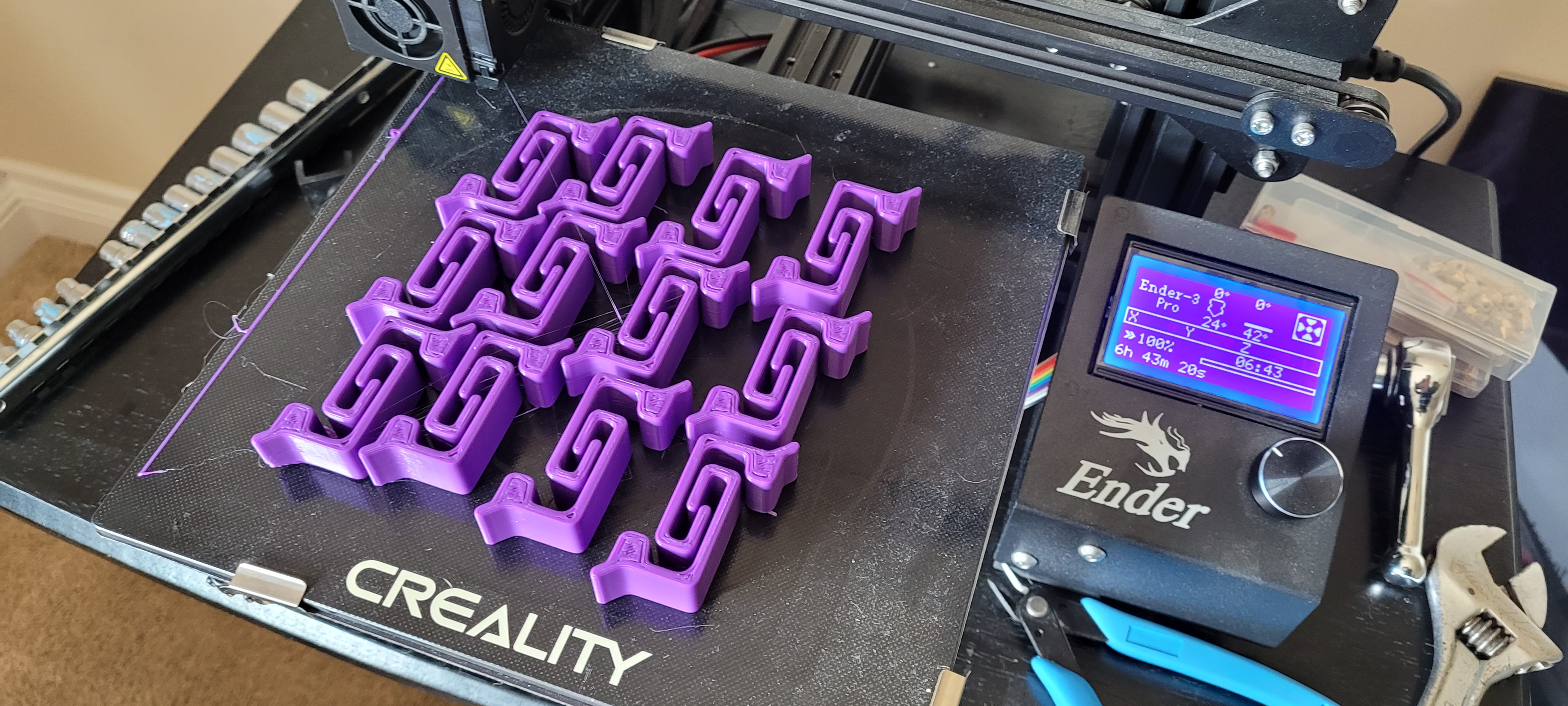 Kẹp Nắp Thùng Nhựa HDX, Sterilite