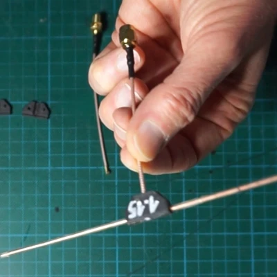 Hộp Hỗ Trợ Ăng-ten Lưỡng Cực