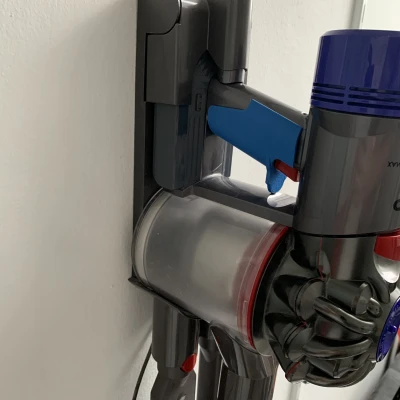 Sửa tay cầm máy hút bụi Dyson V8 bị gãy (phần dưới cò cò)