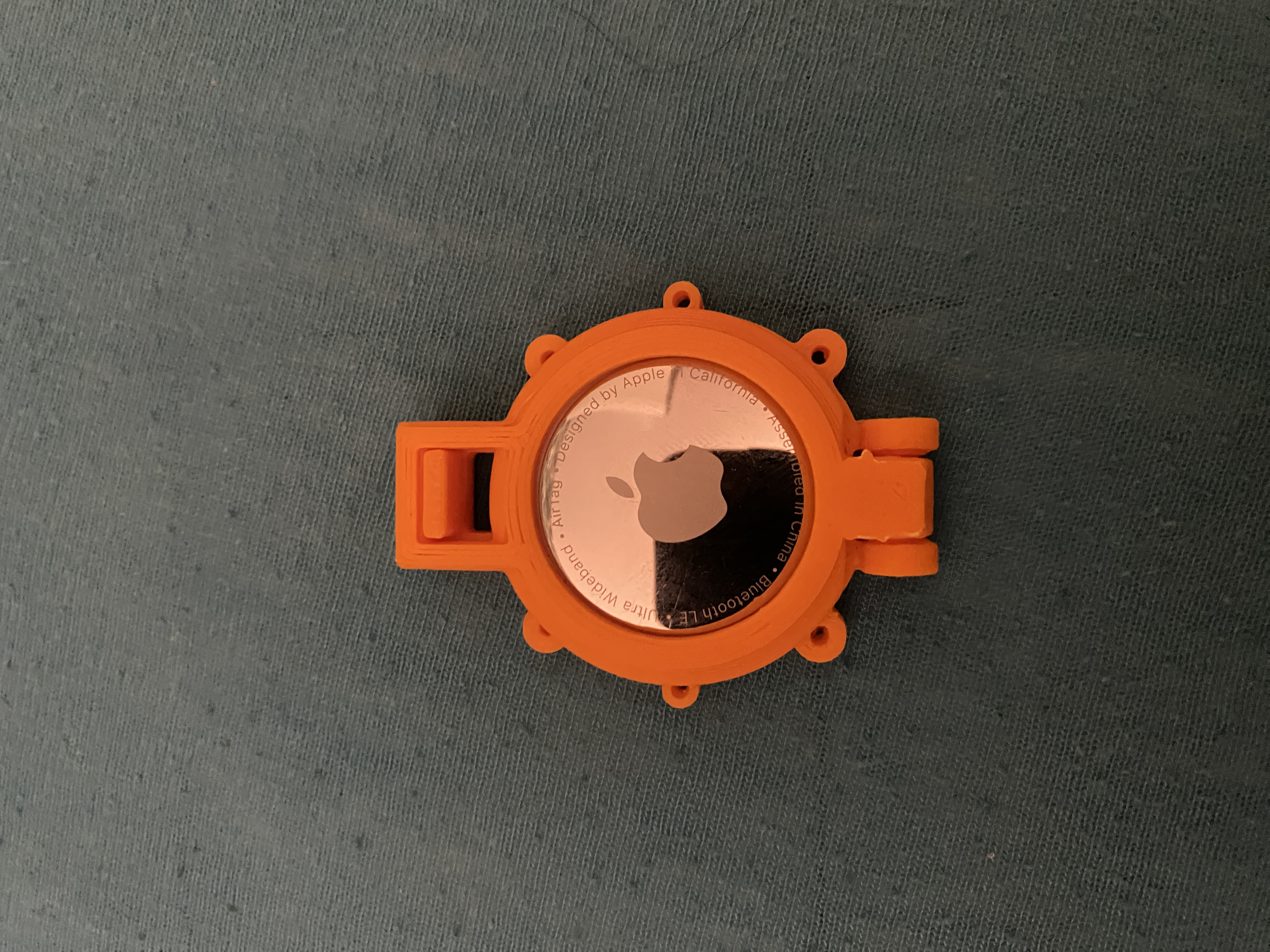 Ốp lưng và đế giữ Airtag (in-place)(không support)