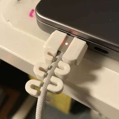 Chống gãy gập cho dây sạc MagSafe 3