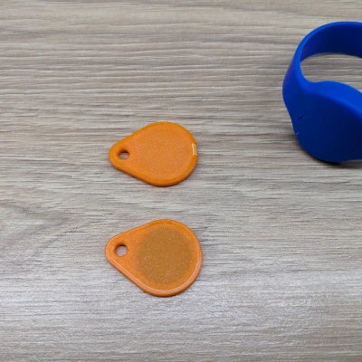 Vỏ Chìa Khóa Keychain Cho Chip RFID Từ Vòng Đeo Tay