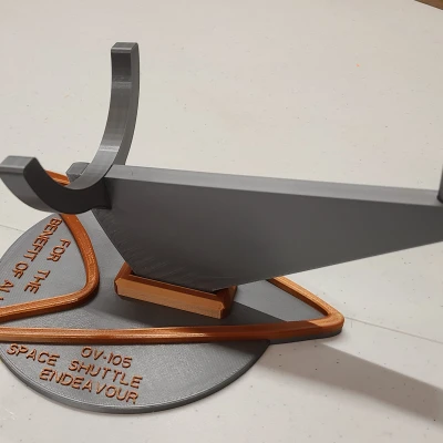 Giá đỡ Mô hình Tàu con thoi Endeavour có Gói tên lửa đẩy