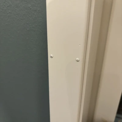 Chỗ gắn nút bấm nam châm