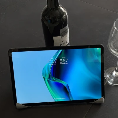 Chân Đế Máy Tính Bảng "Chiếc Khăn Ăn Rơi"