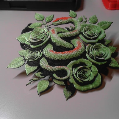 Tranh Hoa Hồng và Rắn (Hueforge)