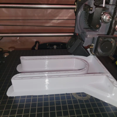 Giá Treo Xẻng Để Lưu Trữ Trong Gara