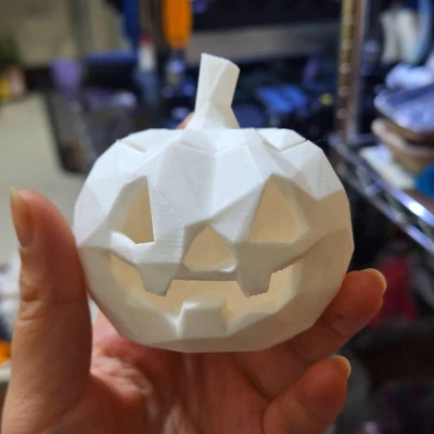 Mô Hình Bí Ngô "Low Poly Pumpkin Patty"