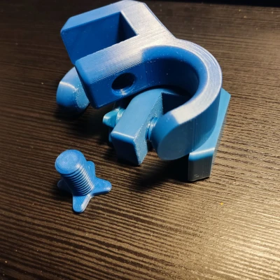 Móc giữ dây cáp bàn