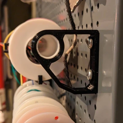 Giá Đỡ Cuộn Cáp Cho Pegboard