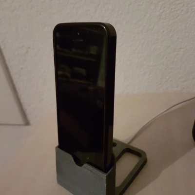 Đế điện thoại iPhone 5 cho điện thoại có ốp lưng