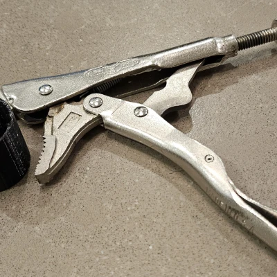 Dụng Cụ Tháo Ống Nước Đầu Sen Tắm