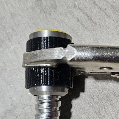 Dụng Cụ Tháo Ống Nước Đầu Sen Tắm