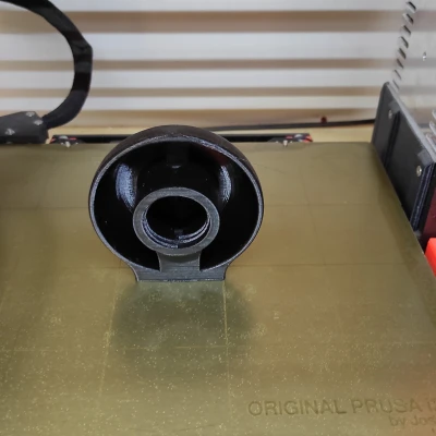 Máng uống nước cho gà và gà con gắn tường bằng chai PET