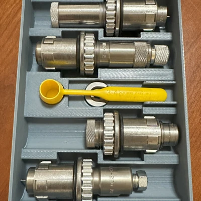 Hộp Đựng Khuôn Nạp Đạn Lee Cho Vòng Khóa Hornady LNL