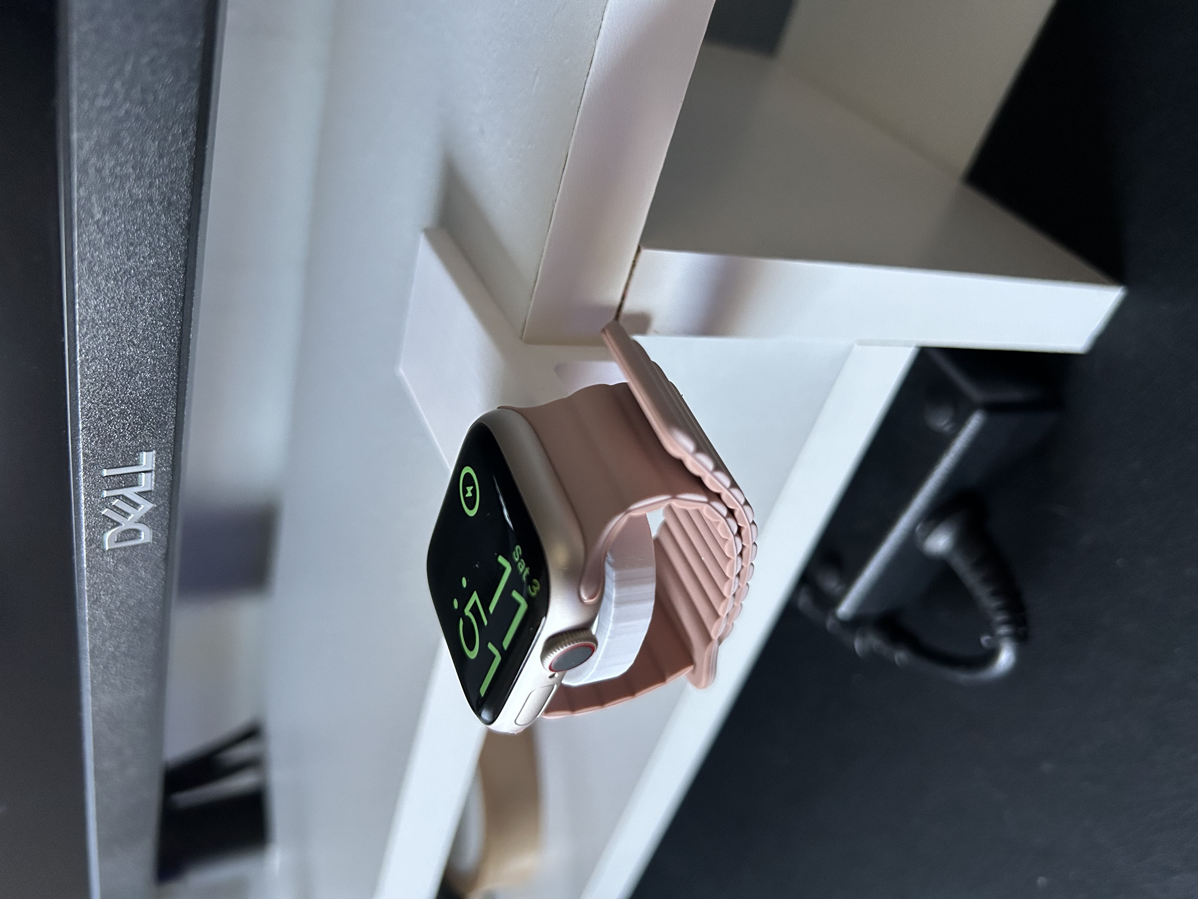 Kẹp Sạc Apple Watch Cho Kệ Bàn