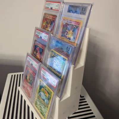 Chân Đế Trưng Bày Thẻ Bài Phân Loại (TCG)