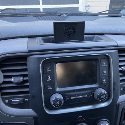 Giá Đỡ Điện Thoại Trên Taplo Xe Ram 1500