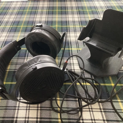 Giá Đỡ Tai Nghe Monolith M1070