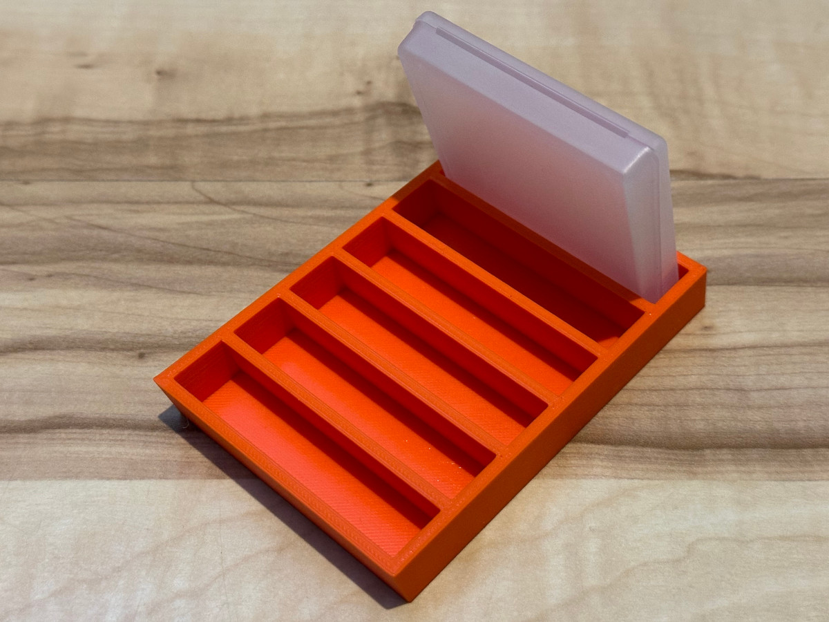 Đế Đựng Băng Game Game Boy® Có Vỏ