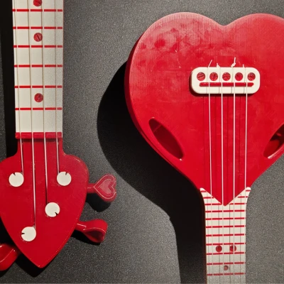 Ukulele hình trái tim - in 3D hoàn chỉnh